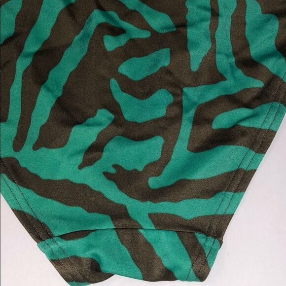 Victoria's Secret Bikini Bottom - Picture 6 of 7